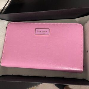 Kate spade specialty bifold skinny wallet